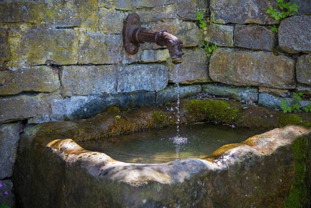 2_Fuente potable de agua pública